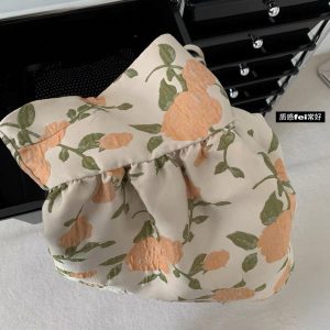 Vải thời trang gấm in hoa hồng sẵn kho sll sỉ giá rẻ mới về 2023